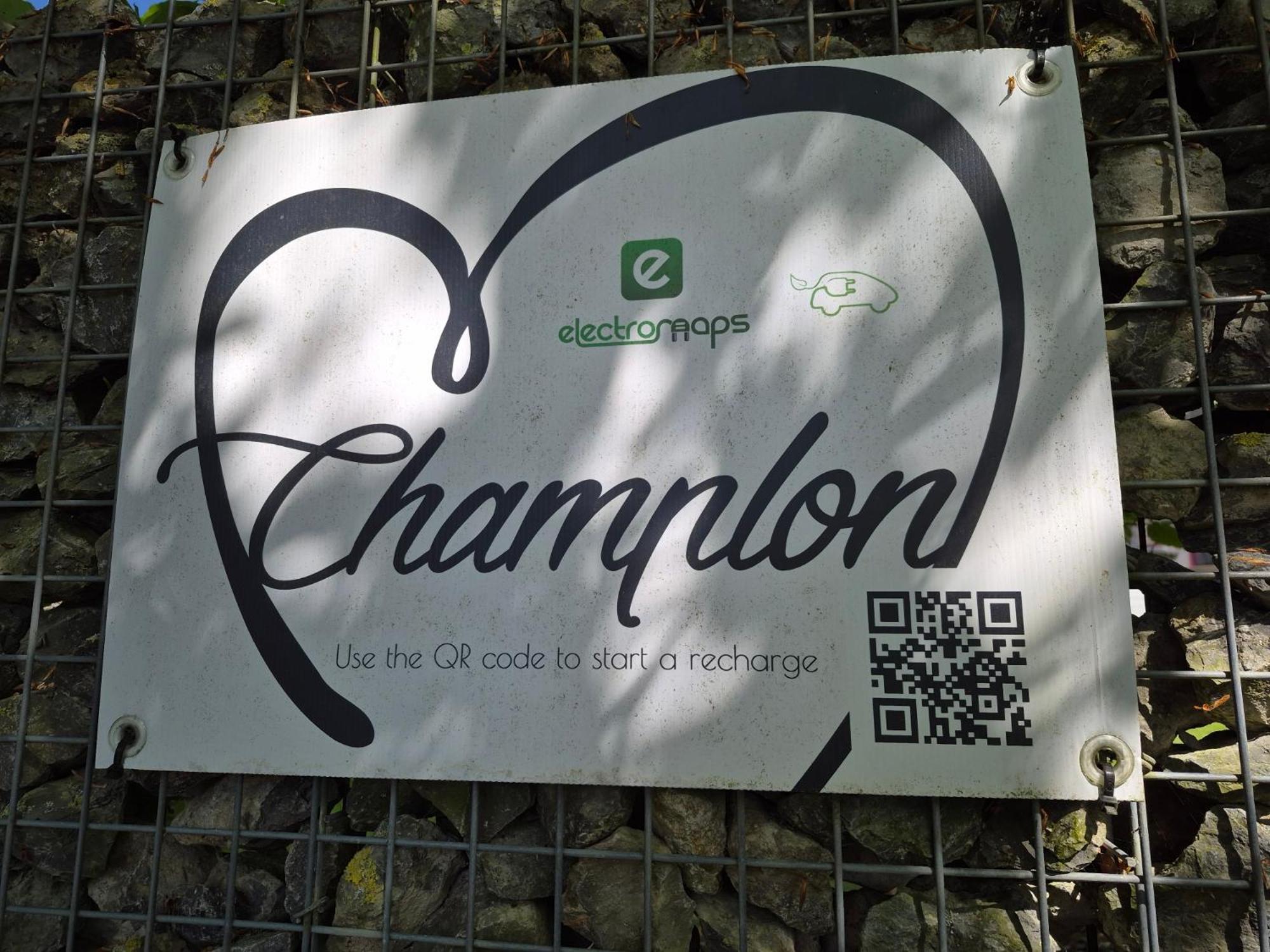 Gite Au Coeur De Champlon Exteriér fotografie